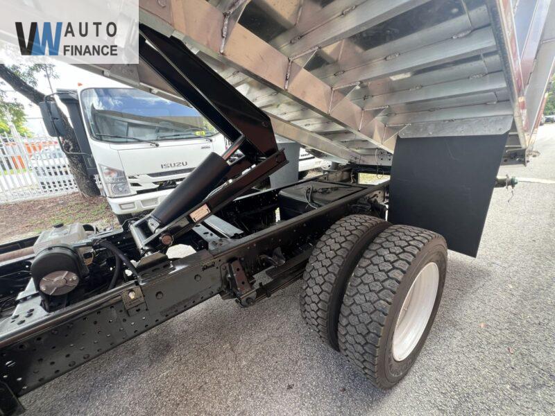 Isuzu NRR  '2019