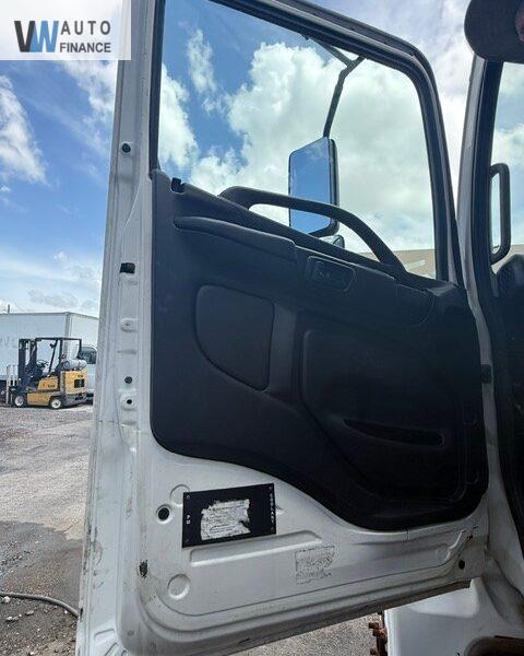 Hino 268  '2012