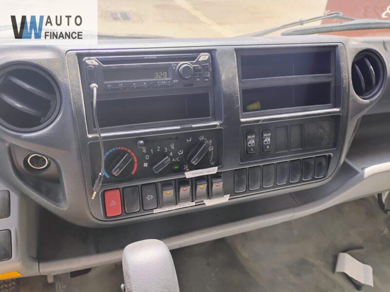 Hino 195  '2020